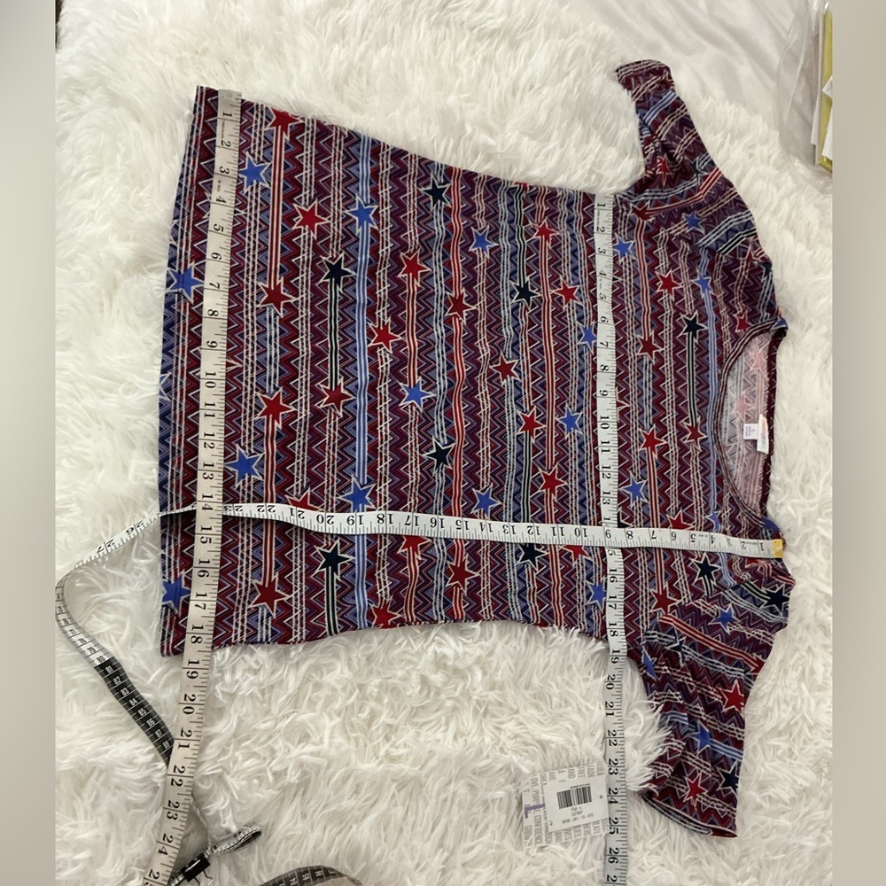 LuLaRoe Gigi Stars with stripes Chevron Print Top – Size Large – NWT - Picture 11 of 12